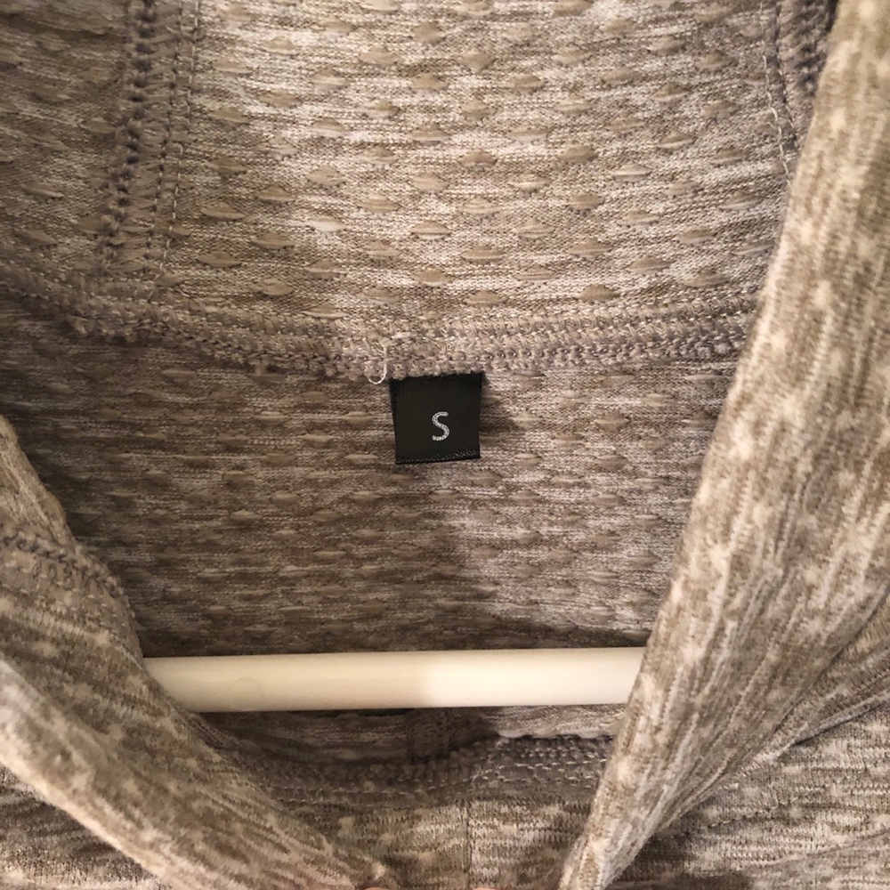 Balance Athletica Purpose Hood Small - Picture 5 of 5